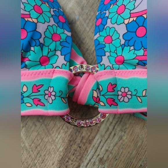 🤍Victoria's Secret Flower Multi Color Rhinestone Swimsuit Bikini Top Size Small - Picture 2 of 4